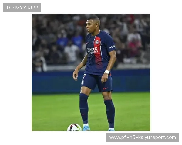 巴黎圣日耳曼推进到位，姆巴佩直面门将