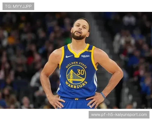 库里外线绝杀再现，勇士主场掀起掌声雷动